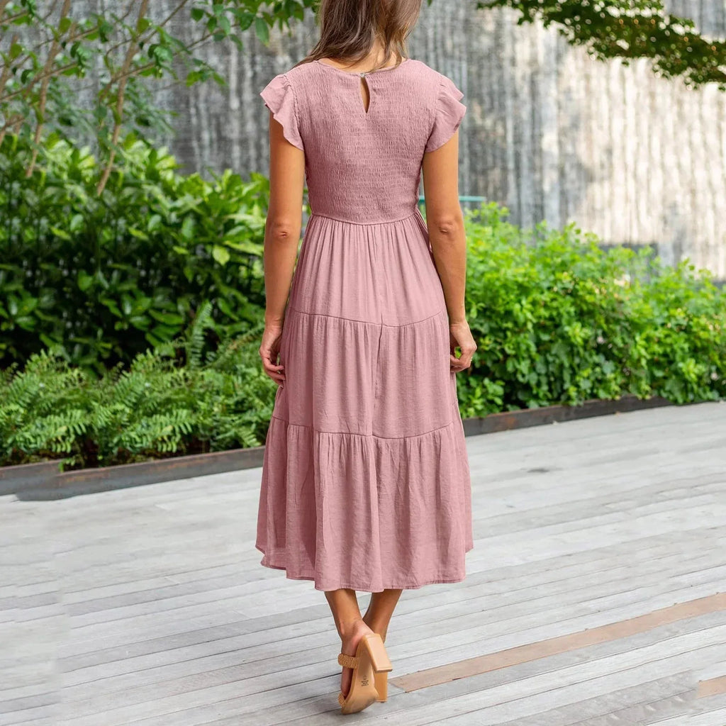Elegant Maxi Dress with Figure-Flattering Fit