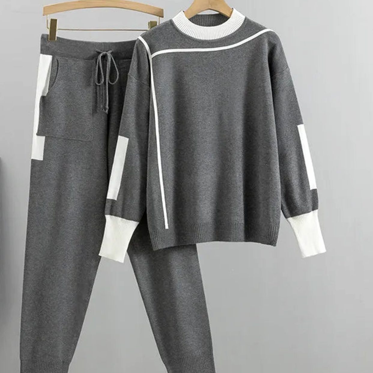 Chloe | Women’s Contrast Piping Knit Sweater & Jogger Set