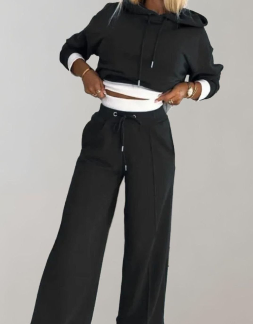 Nova | Women’s Contrast-Trim Cropped Hoodie & Wide-Leg Sweatsuit Set