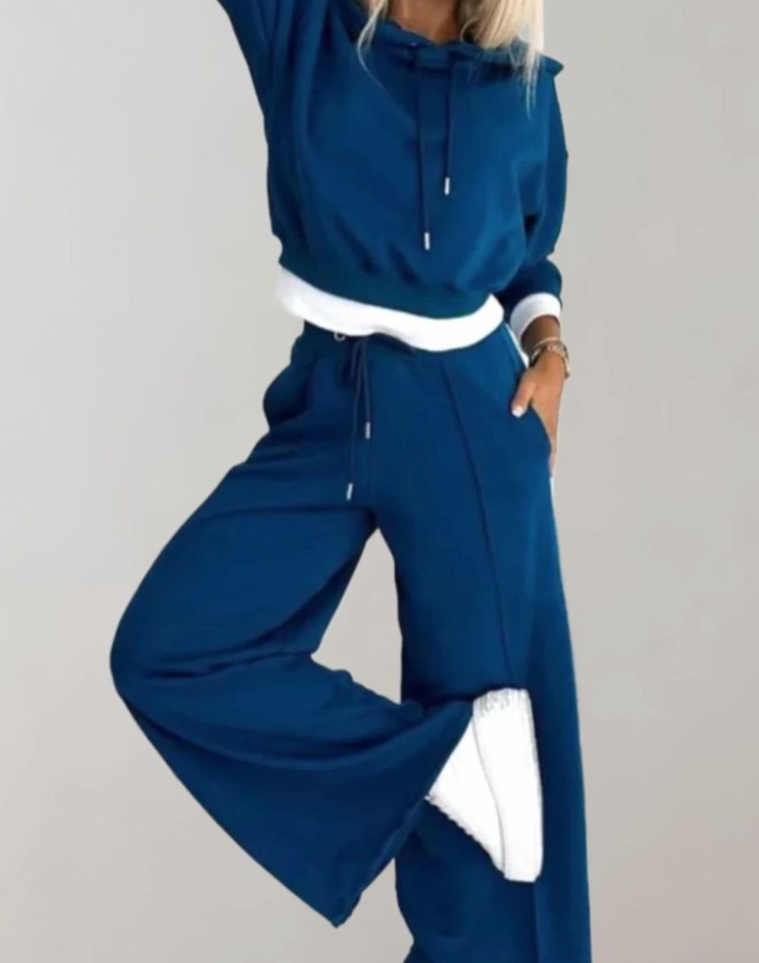 Nova | Women’s Contrast-Trim Cropped Hoodie & Wide-Leg Sweatsuit Set