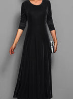Vivienne | Women’s 3/4-Sleeve Scoop-Neck Velvet A-Line Maxi Dress