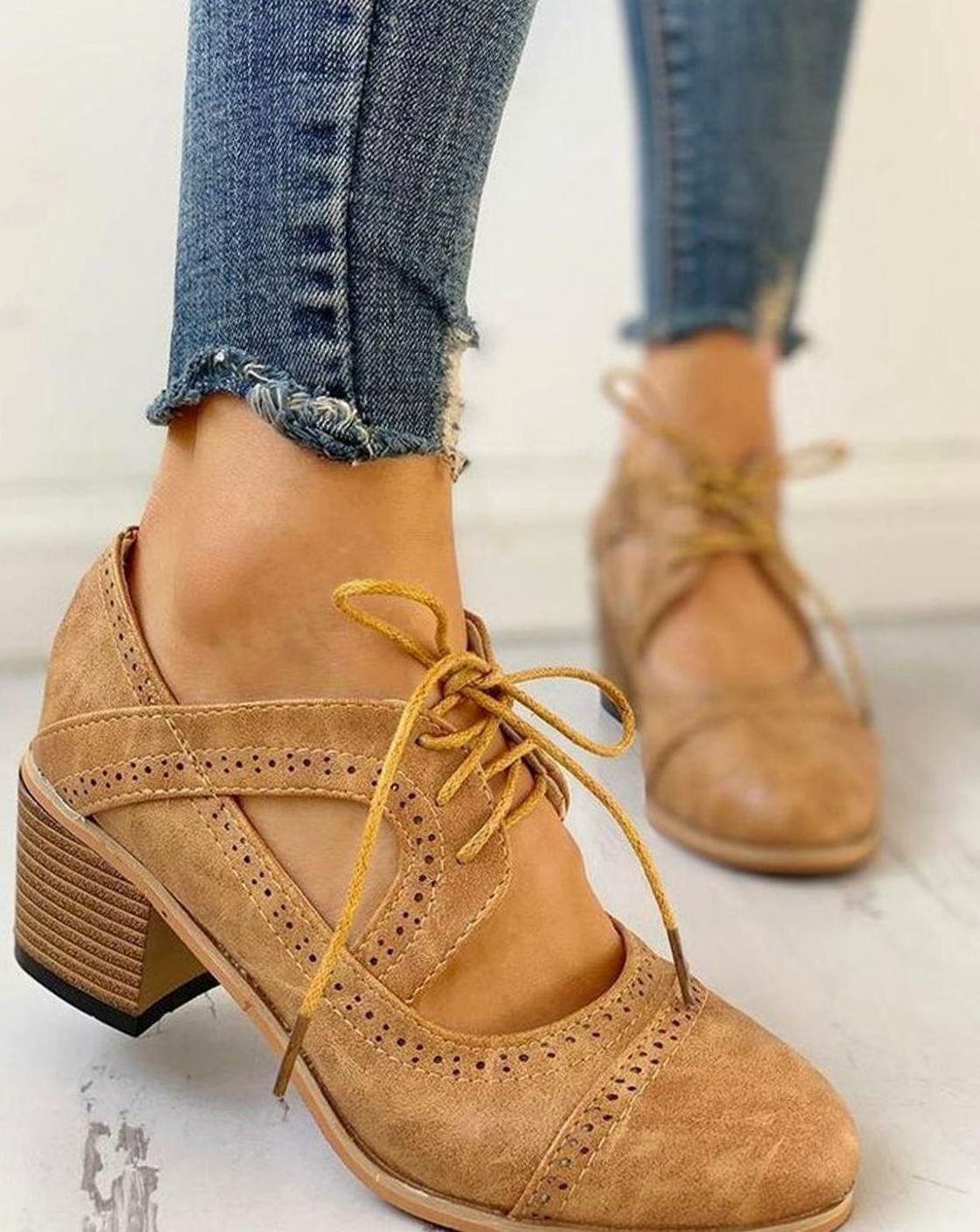 Genevieve | Women’s Cutout Brogue Lace-Up Block Heel Pumps