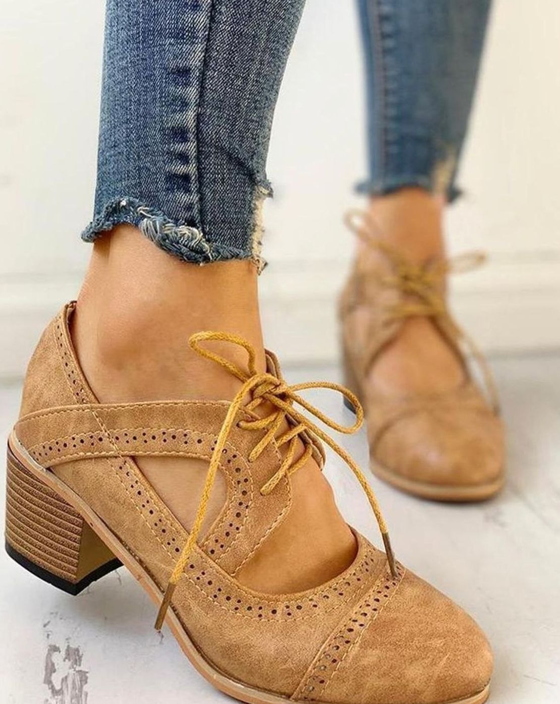 Genevieve | Women’s Cutout Brogue Lace-Up Block Heel Pumps